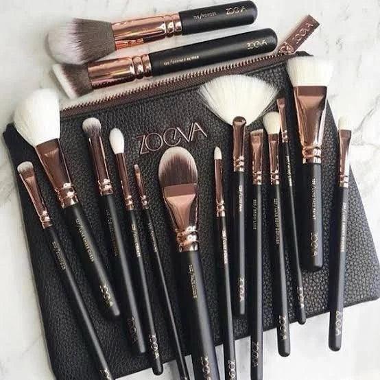 Zoeva 15 Piece Makeup Brushes With Pouch
